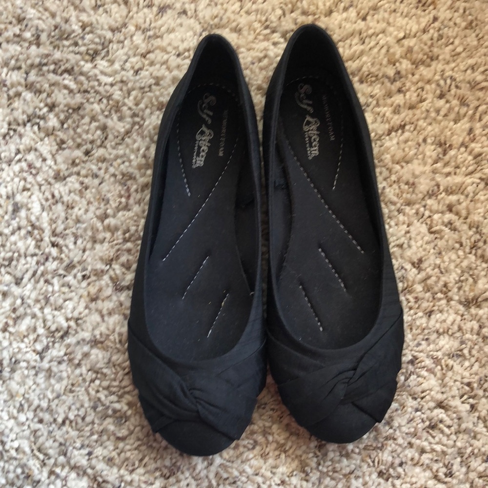 Black cloth flats
